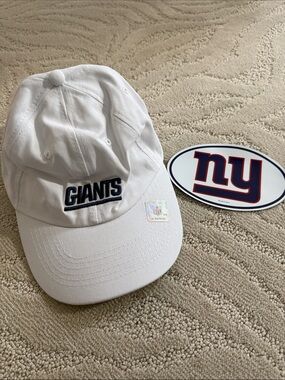 NY GIANTS logo White Adjustable Football Cap - GIANTS Embroidered OS